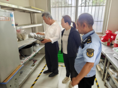 <b>对级小学食堂开展食物平安全笼盖、无死角督导</b>